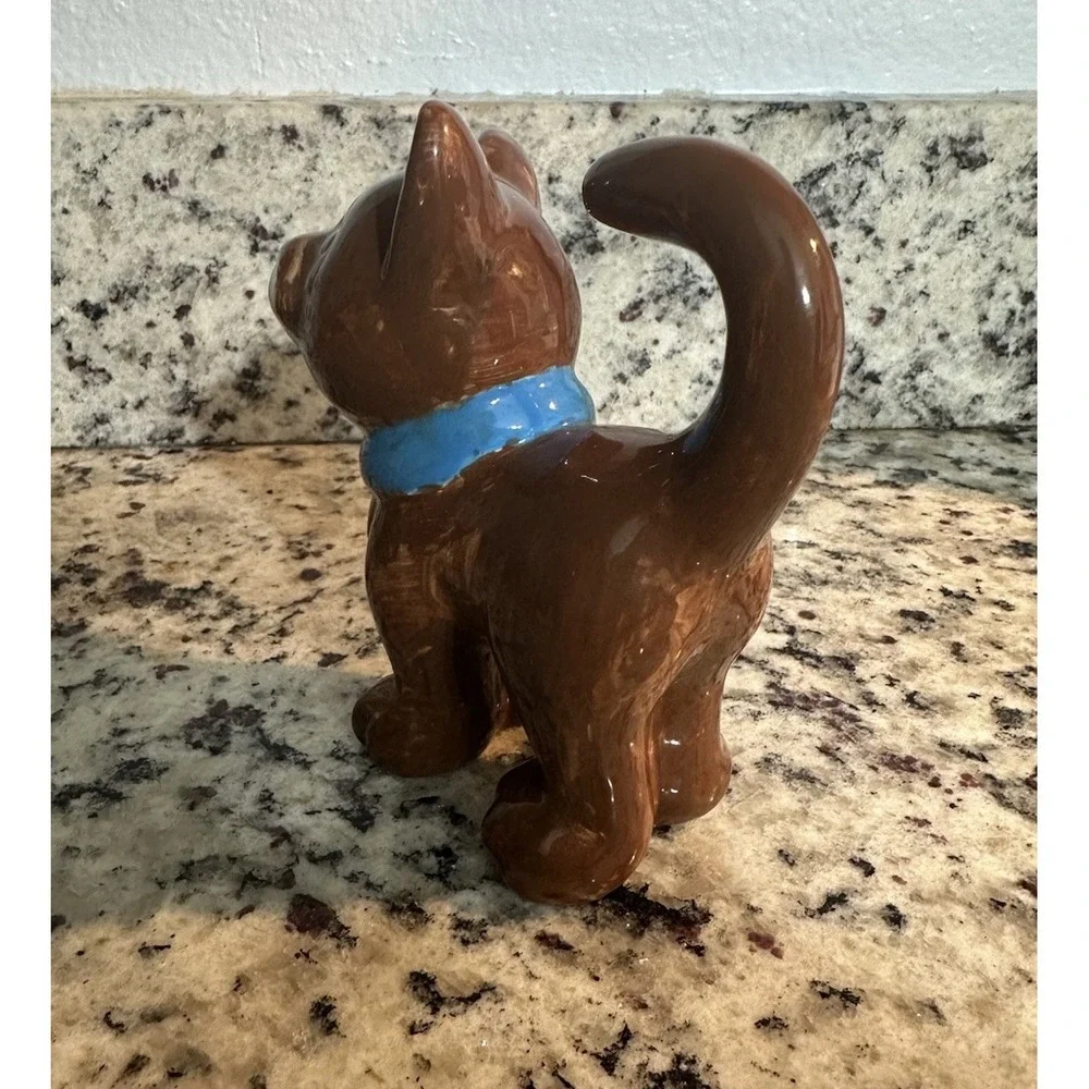 Hand Painted Ceramic Cat Figurine Folk Art Signed 2016 Movie TV Prop 4